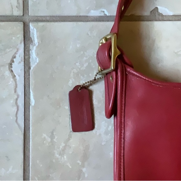 Vintage Coach Red Classic Legacy - Picture 2 of 8